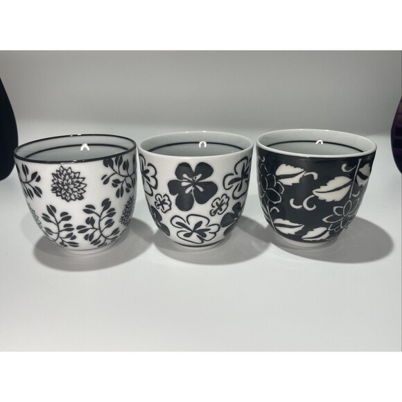 Lot of 3 Pier 1 Imports 4 oz Akina Sake Tea Cups Black White Floral Design 2.5” - Picture 5 of 7